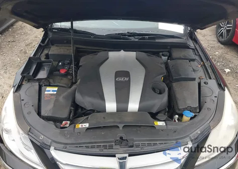 2012 Hyundai Genesis 3.8 z USA, uszkodzony, nr VIN KMHGC4DD8CU175969